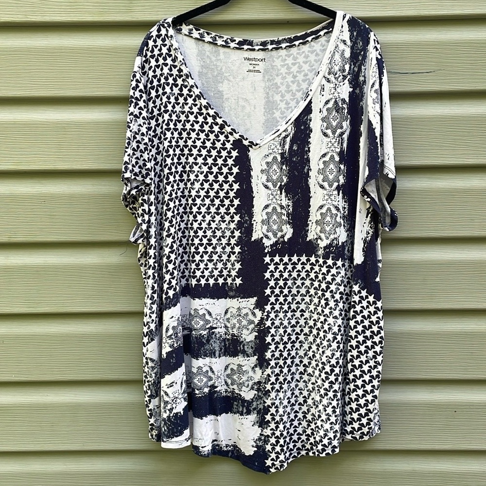 Westport Star Print V-Neck T-shirt